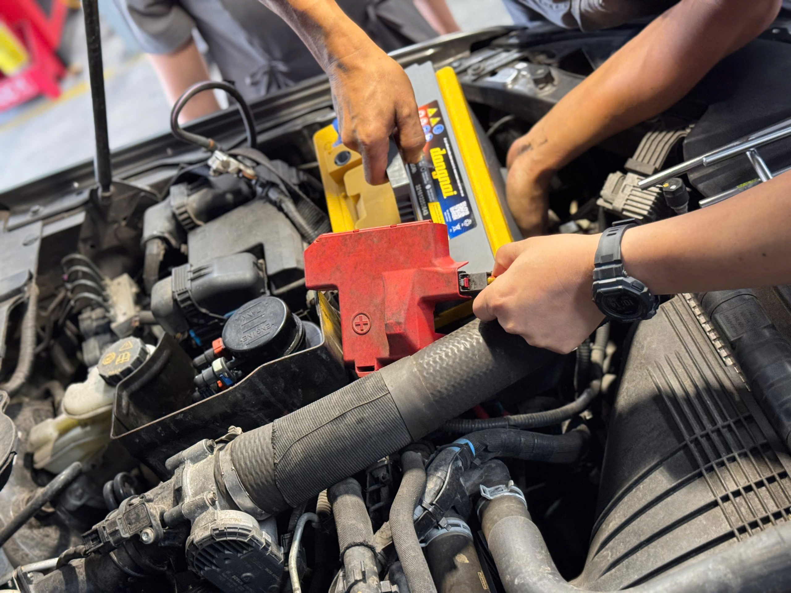 Dấu Hiệu Cần Thay Ắc Quy Ô Tô