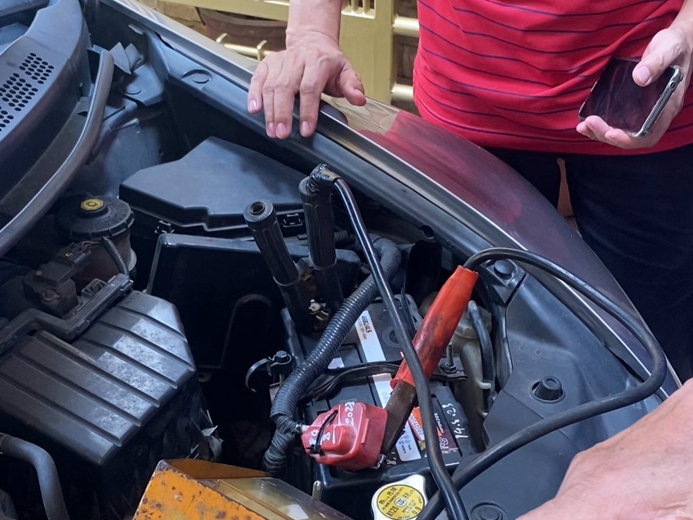 Kiểm tra ắc quy Honda Civic bằng máy test tải